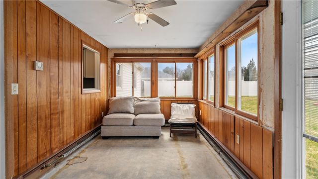 45 Whippoorwill Road, Warwick, RI 02888