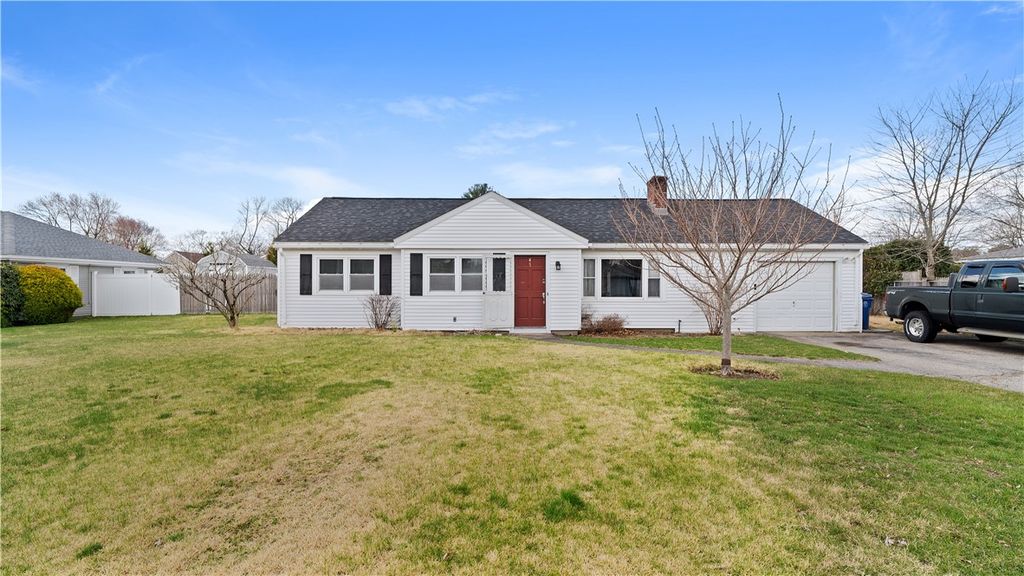 45 Whippoorwill Road, Warwick, RI 02888