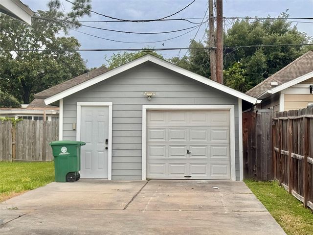 805 Tabor Street, Houston, TX 77009
