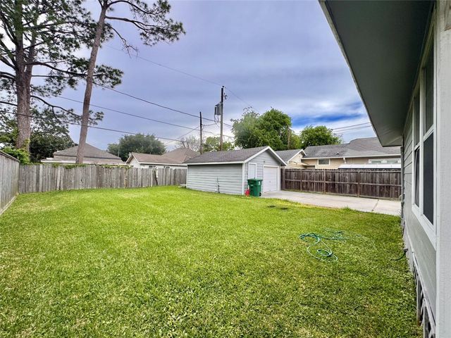 805 Tabor Street, Houston, TX 77009