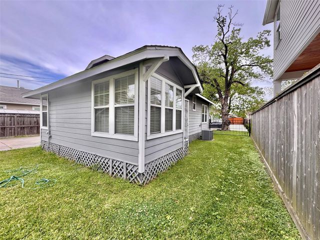 805 Tabor Street, Houston, TX 77009