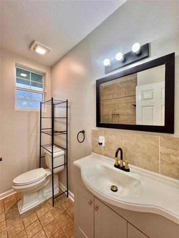 805 Tabor Street, Houston, TX 77009