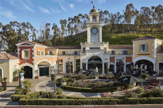 26261 Veva Way, Calabasas, CA 91302