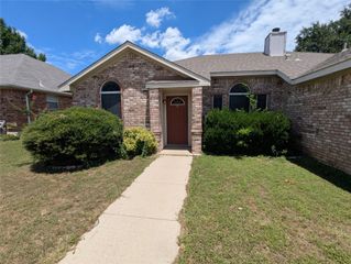 1078 Springhill Drive, Saginaw, TX 76179