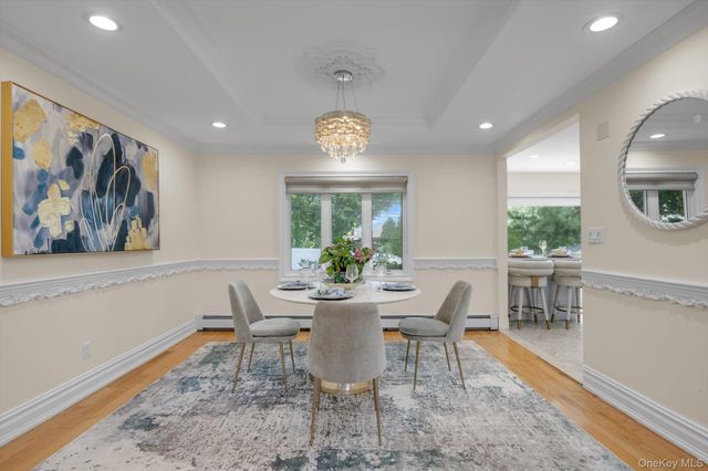 98 Belmont Circle, Syosset, NY 11791