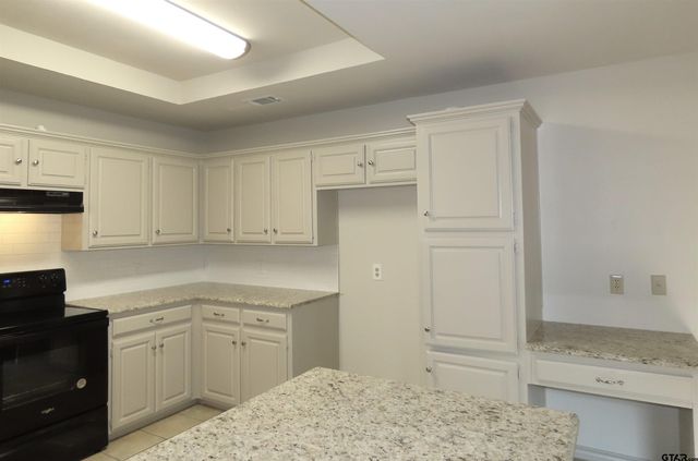705 Kelli Ln., Whitehouse, TX 75791