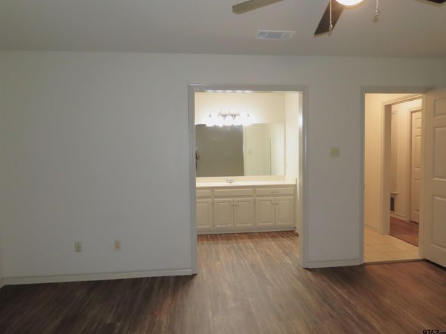 705 Kelli Ln., Whitehouse, TX 75791