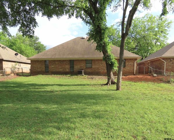 705 Kelli Ln., Whitehouse, TX 75791