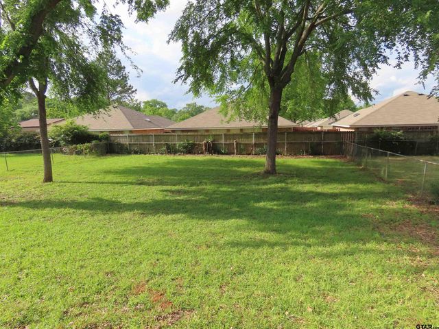 705 Kelli Ln., Whitehouse, TX 75791
