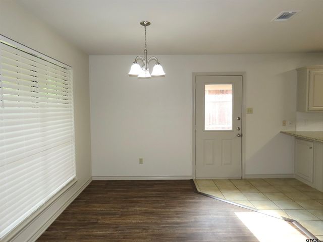 705 Kelli Ln., Whitehouse, TX 75791