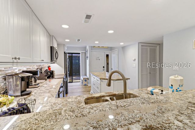 113 Shipyard Dr Apt 162, Hilton Head Island, SC 29928