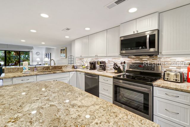 113 Shipyard Dr Apt 162, Hilton Head Island, SC 29928