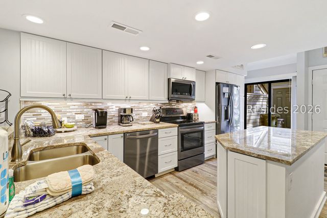 113 Shipyard Dr Apt 162, Hilton Head Island, SC 29928