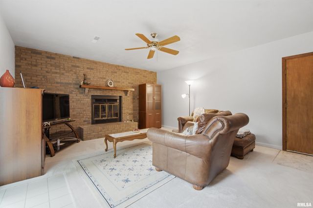 1703 W NORTHEDGE Court, Dunlap, IL 61525