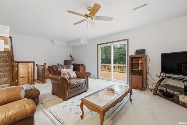 1703 W NORTHEDGE Court, Dunlap, IL 61525