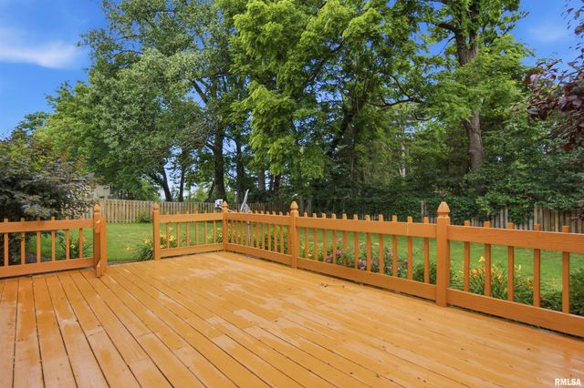 1703 W NORTHEDGE Court, Dunlap, IL 61525