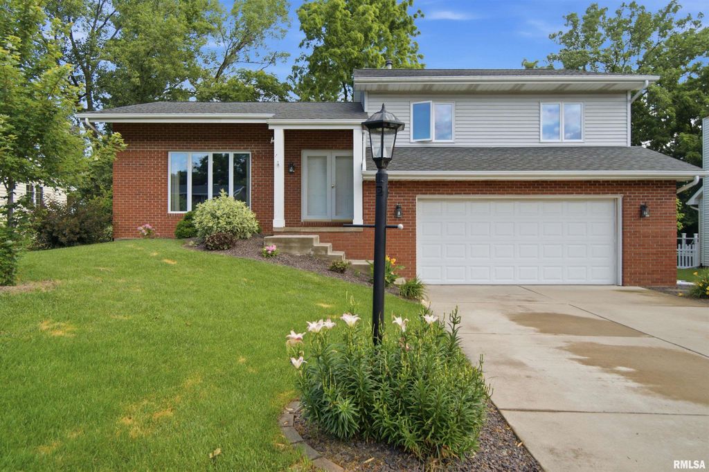 1703 W NORTHEDGE Court, Dunlap, IL 61525