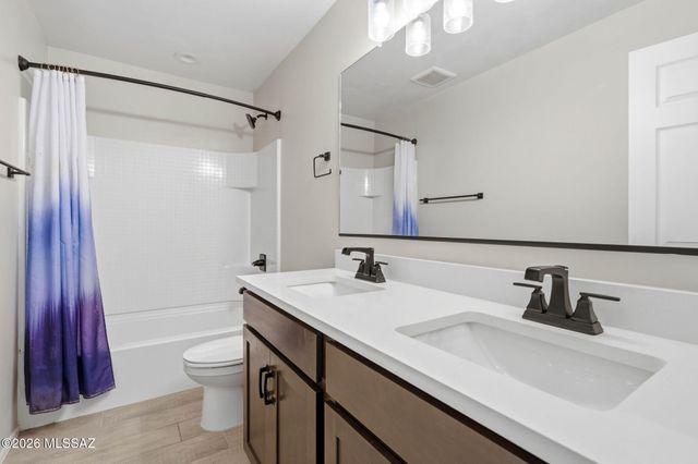 10295 S Rolling Water Drive, Vail, AZ 85641
