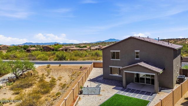 10295 S Rolling Water Drive, Vail, AZ 85641
