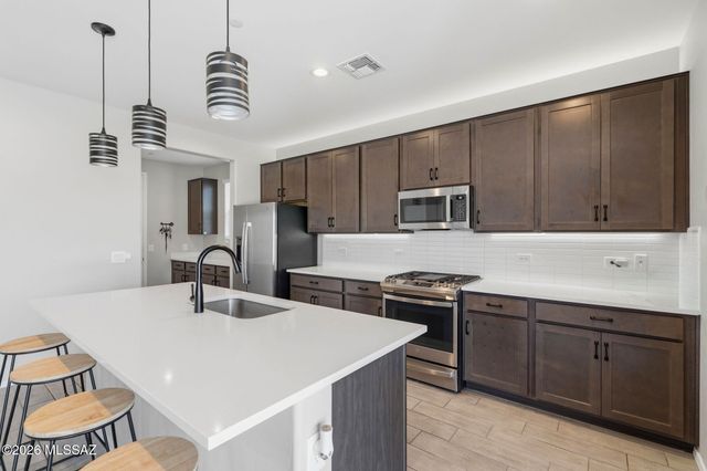 10295 S Rolling Water Drive, Vail, AZ 85641