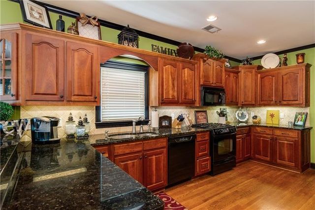 616 Richmond Place, Loganville, GA 30052