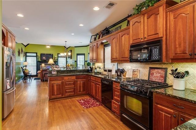 616 Richmond Place, Loganville, GA 30052