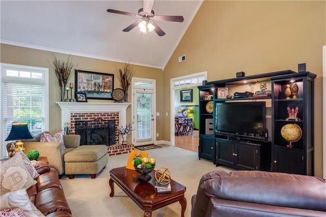 616 Richmond Place, Loganville, GA 30052