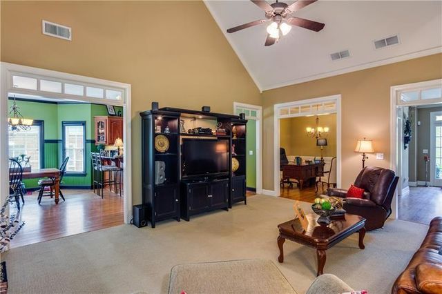 616 Richmond Place, Loganville, GA 30052