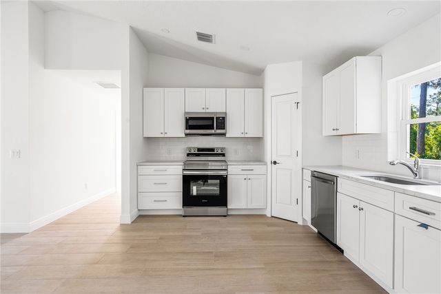 1285 18th Avenue SW, Vero Beach, FL 32962