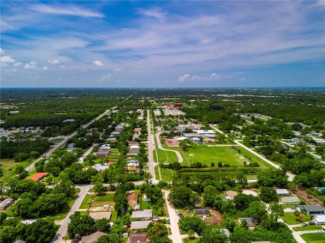 1285 18th Avenue SW, Vero Beach, FL 32962