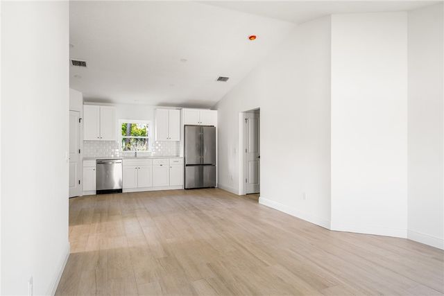 1285 18th Avenue SW, Vero Beach, FL 32962