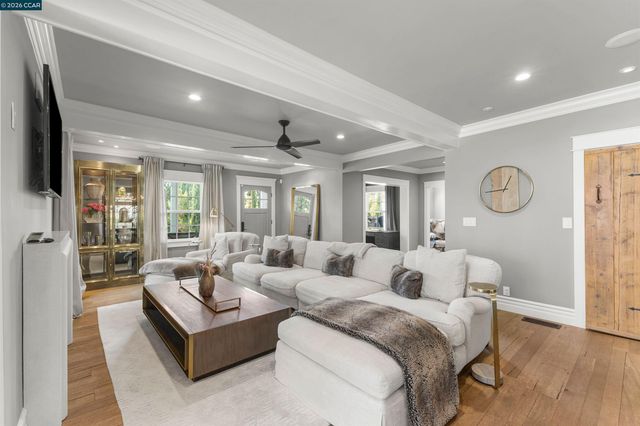 950 Country Lane, Walnut Creek, CA 94596