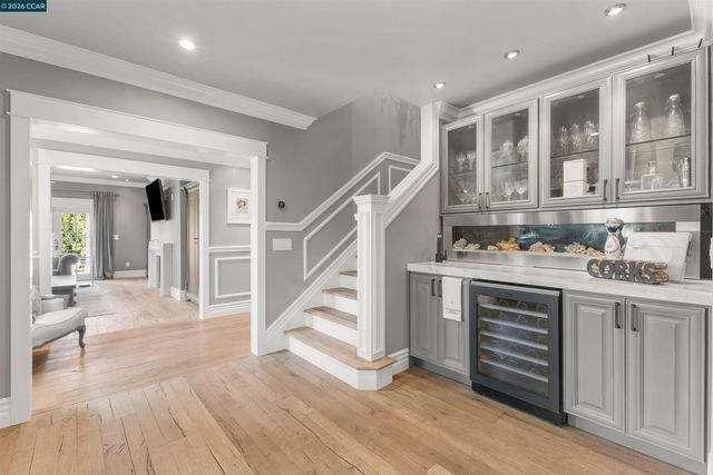 950 Country Lane, Walnut Creek, CA 94596