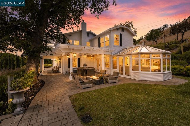 950 Country Lane, Walnut Creek, CA 94596