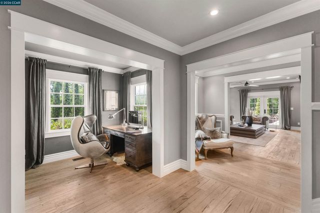 950 Country Lane, Walnut Creek, CA 94596