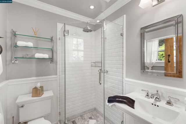 950 Country Lane, Walnut Creek, CA 94596