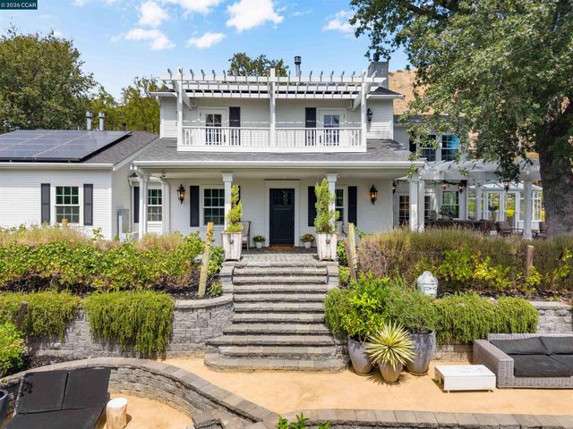 950 Country Lane, Walnut Creek, CA 94596