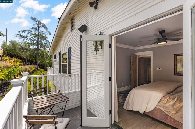 950 Country Lane, Walnut Creek, CA 94596