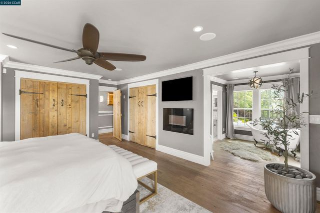 950 Country Lane, Walnut Creek, CA 94596