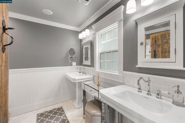 950 Country Lane, Walnut Creek, CA 94596