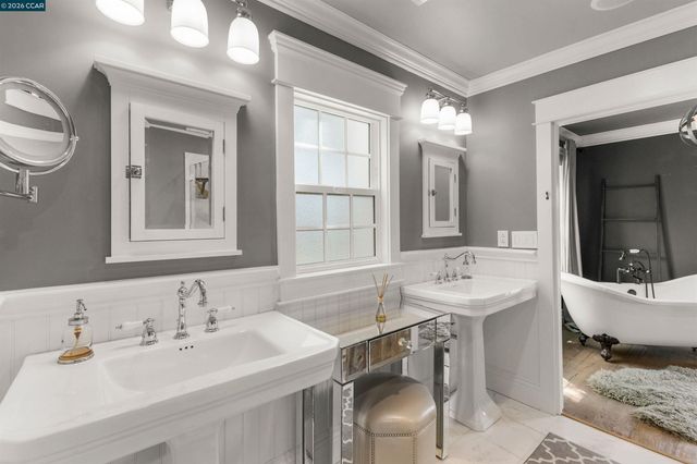 950 Country Lane, Walnut Creek, CA 94596