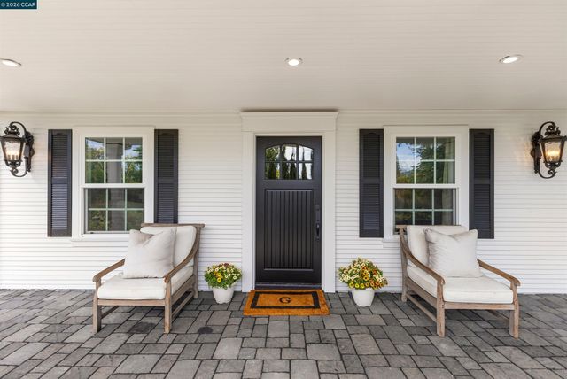 950 Country Lane, Walnut Creek, CA 94596