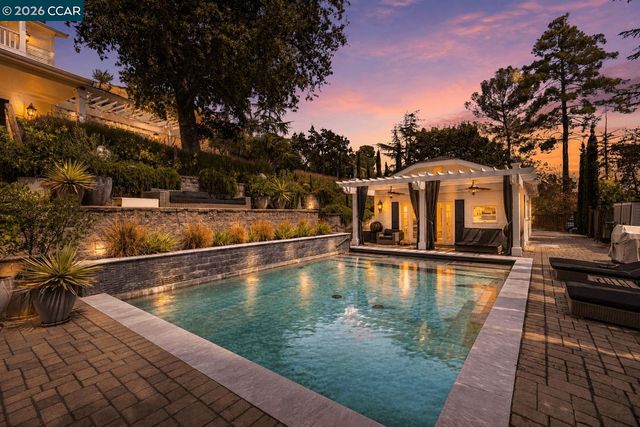950 Country Lane, Walnut Creek, CA 94596