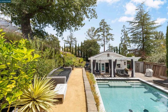950 Country Lane, Walnut Creek, CA 94596