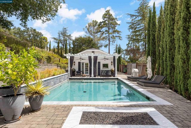 950 Country Lane, Walnut Creek, CA 94596