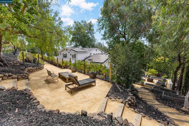 950 Country Lane, Walnut Creek, CA 94596