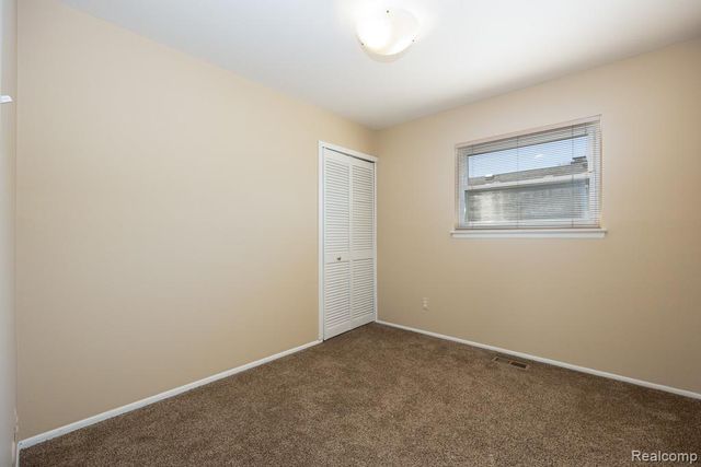 304 Tecumseh Street, Commerce Twp, MI 48017