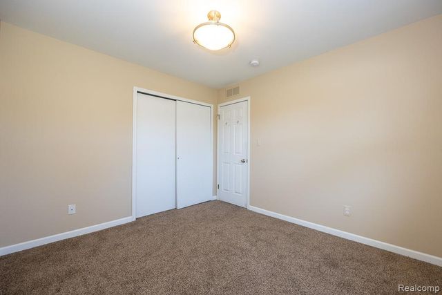 304 Tecumseh Street, Commerce Twp, MI 48017