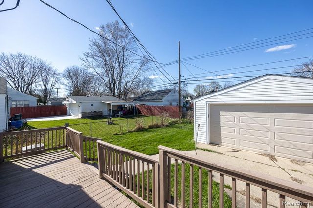 304 Tecumseh Street, Commerce Twp, MI 48017