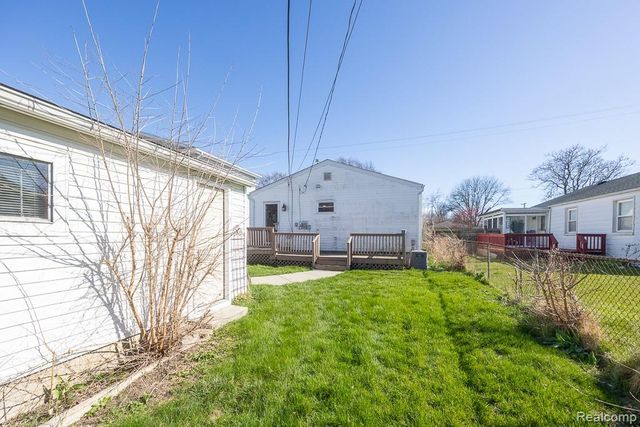 304 Tecumseh Street, Commerce Twp, MI 48017